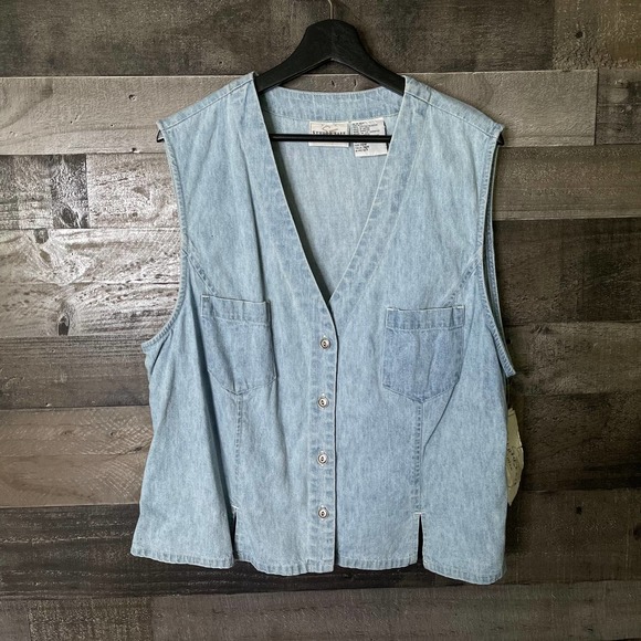 SOLD NWT Studio Ease Button Down Vest 20W - Picture 1 of 3